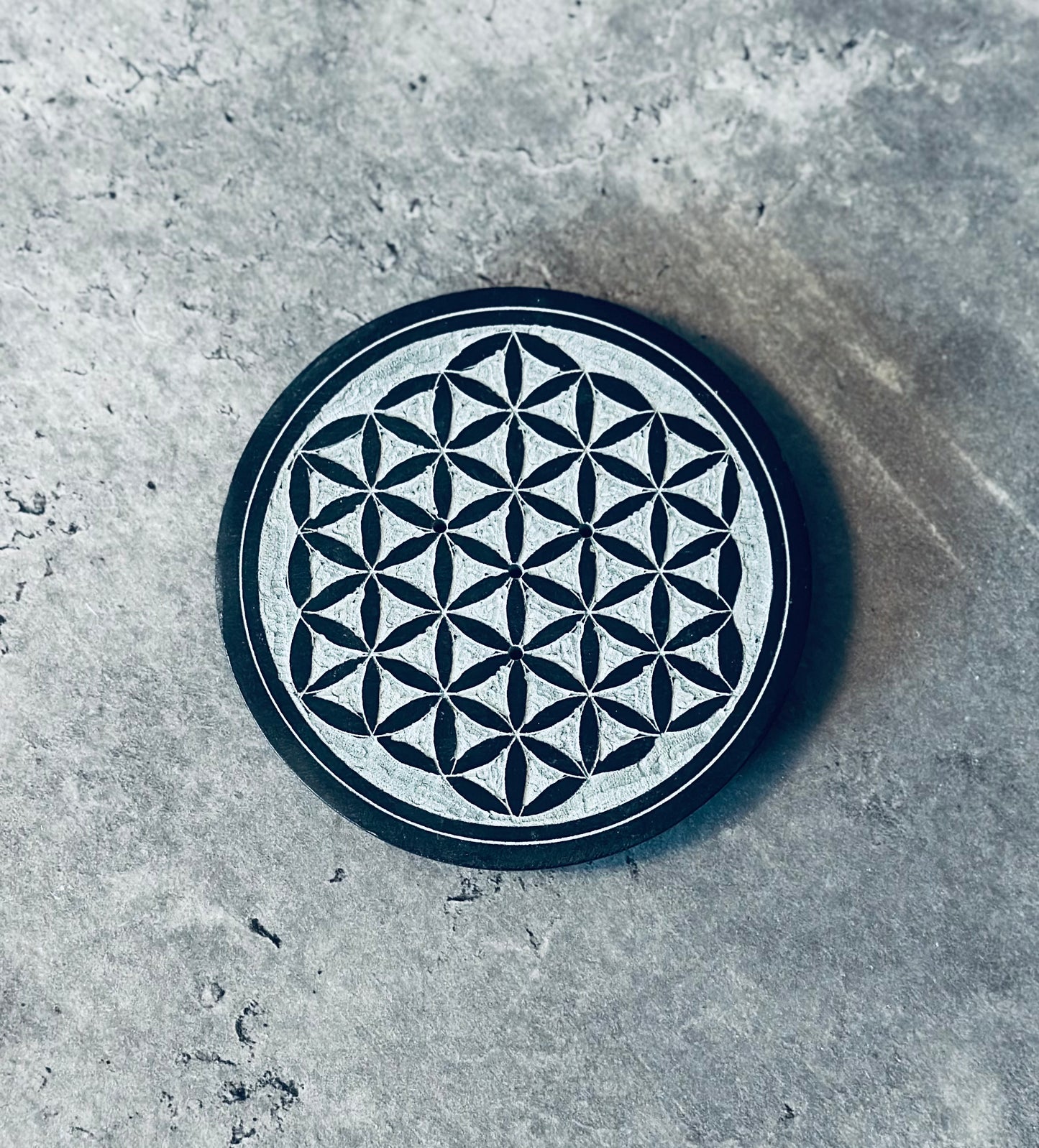 ROUND SOAPSTONE CARVED PATTERN INCENSE HOLDER